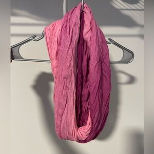 🧡5/$25🧡Pink Ombre Scarf